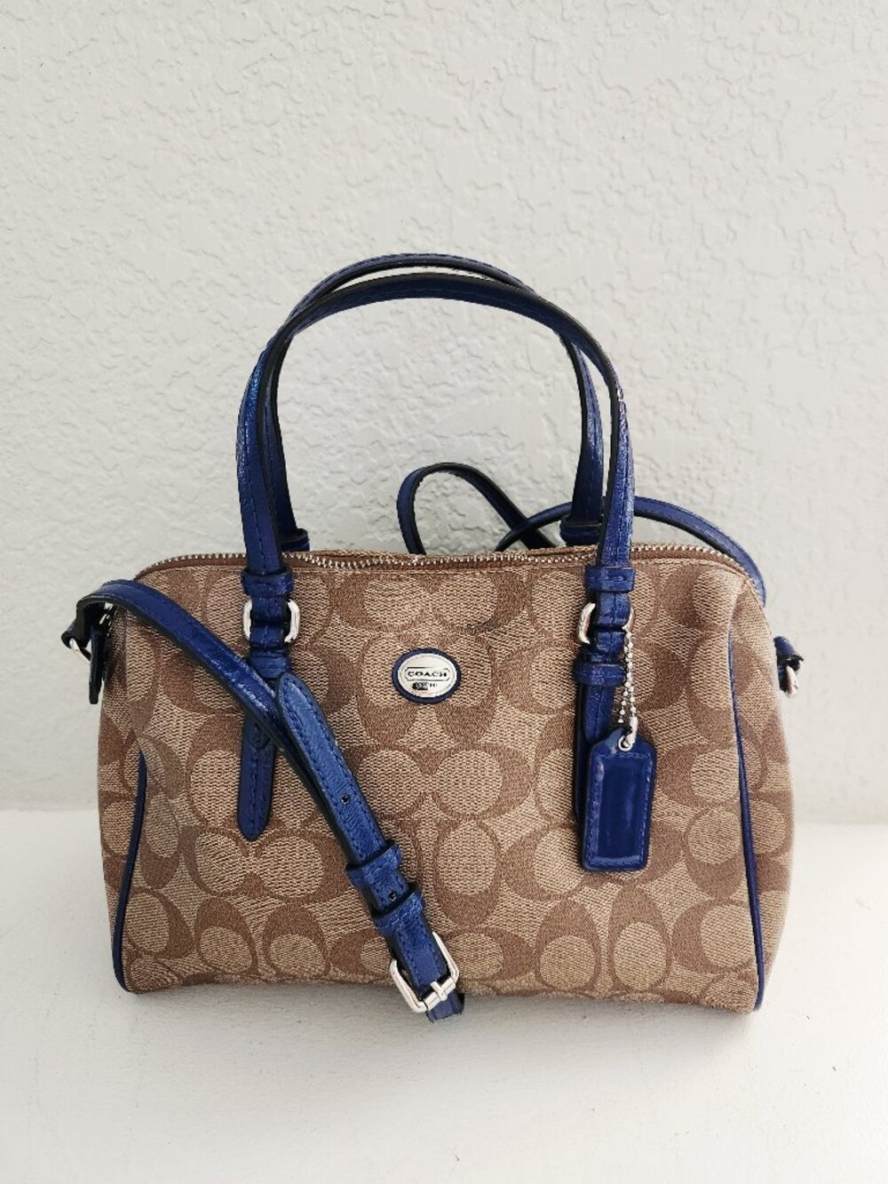 Euc Coach Mini Bennett Signature Shoulder Bag Purse